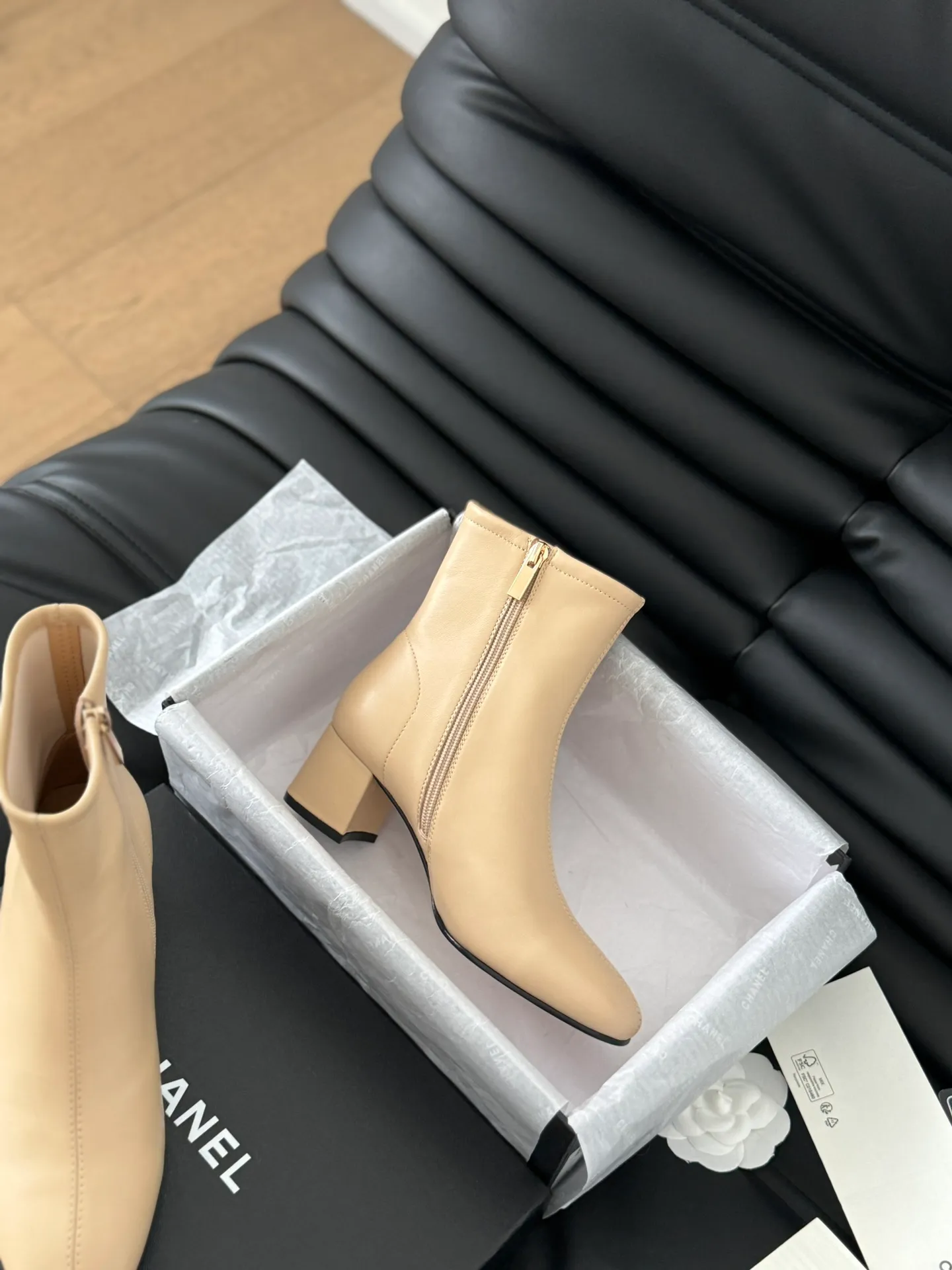 👟👟Ex-factory price 640👟👟 Purchasing-grade Chanel classic new stretch boots series! The leather texture is super good, and the upper is delicate ~ Calfskin upper, sheepskin lining, original outsole! Size:35-39 Other sizes are determined